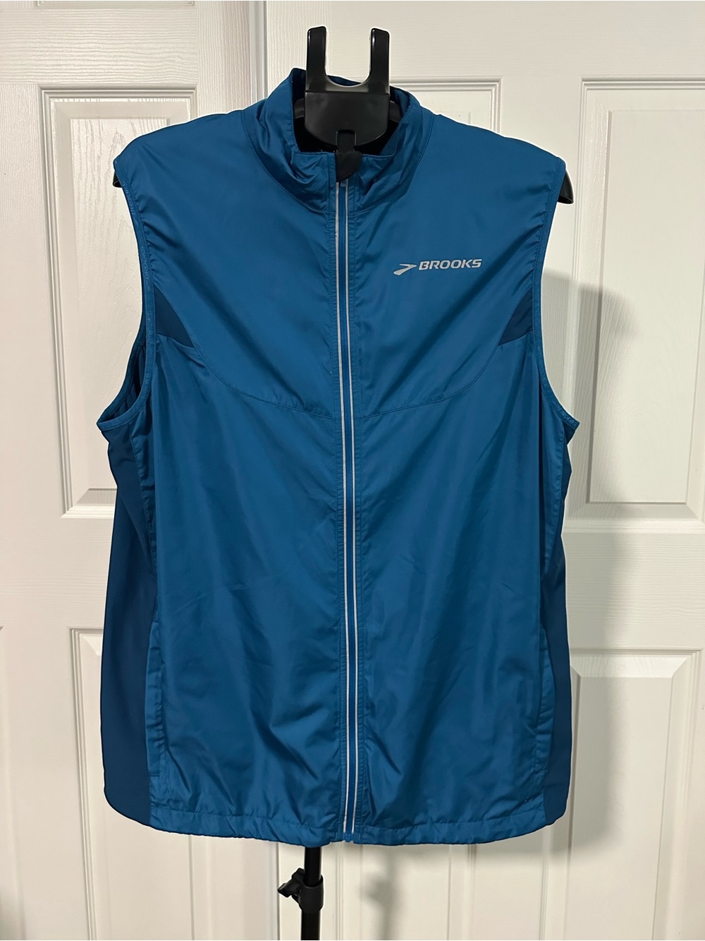 Brooks Men’s Blue Running Vest with Full Zip | XL